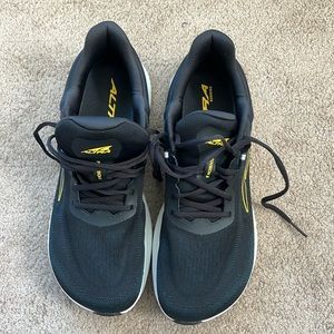 Altra provision 8 running shoes size 12 men’s